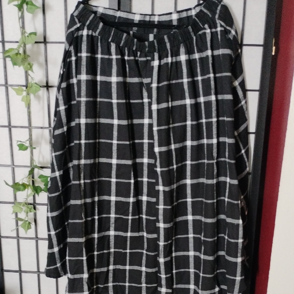 Windowpane A-Line Midi Skirt in Black and White